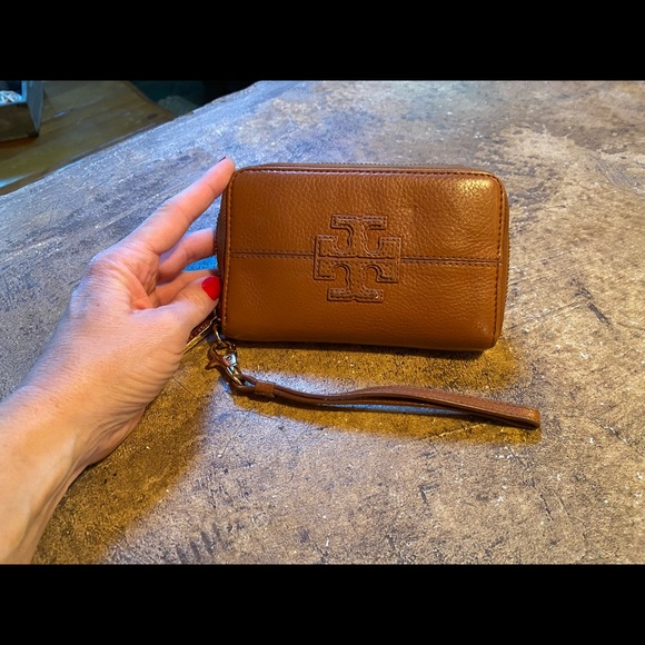 Tory Burch wallet.Used but lots of life left! - Picture 2 of 2